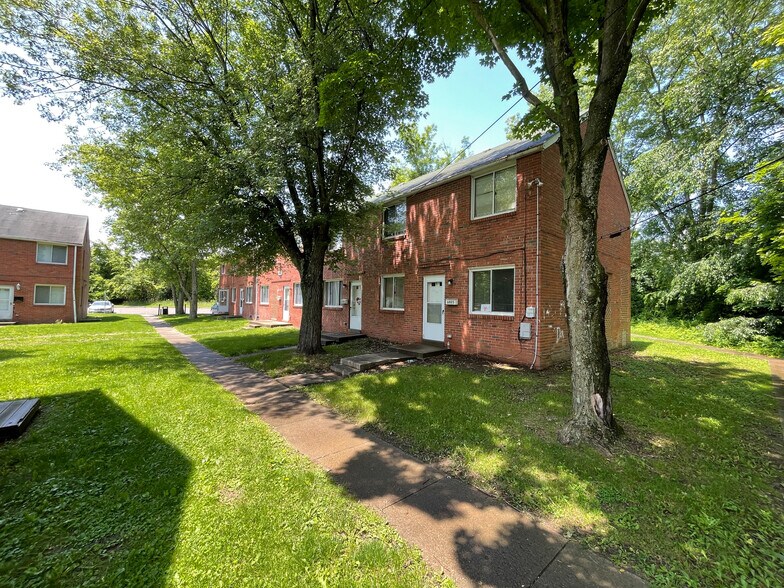 6801 McKinley Ct, Clairton, PA à vendre - Photo du bâtiment - Image 2 de 22