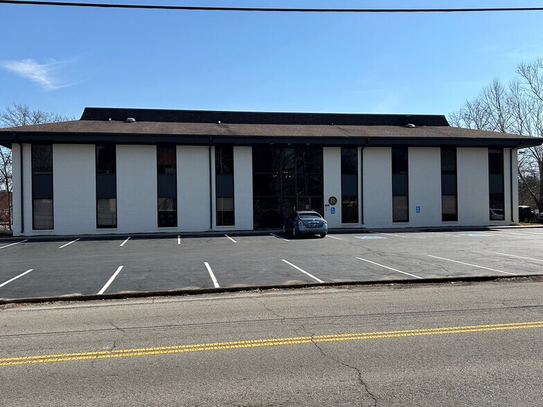 5819 Old Harding Pike, Nashville, TN à louer - Photo du bâtiment - Image 1 de 4