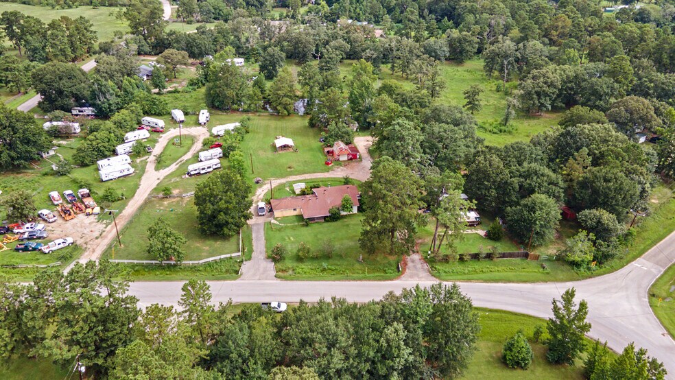 13431 Rocky Rd, Conroe, TX à vendre - Photo du bâtiment - Image 2 de 34