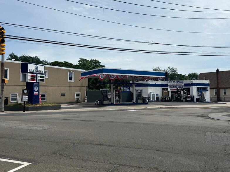 270 W Main St, Patchogue, NY à vendre - Photo du bâtiment - Image 2 de 22