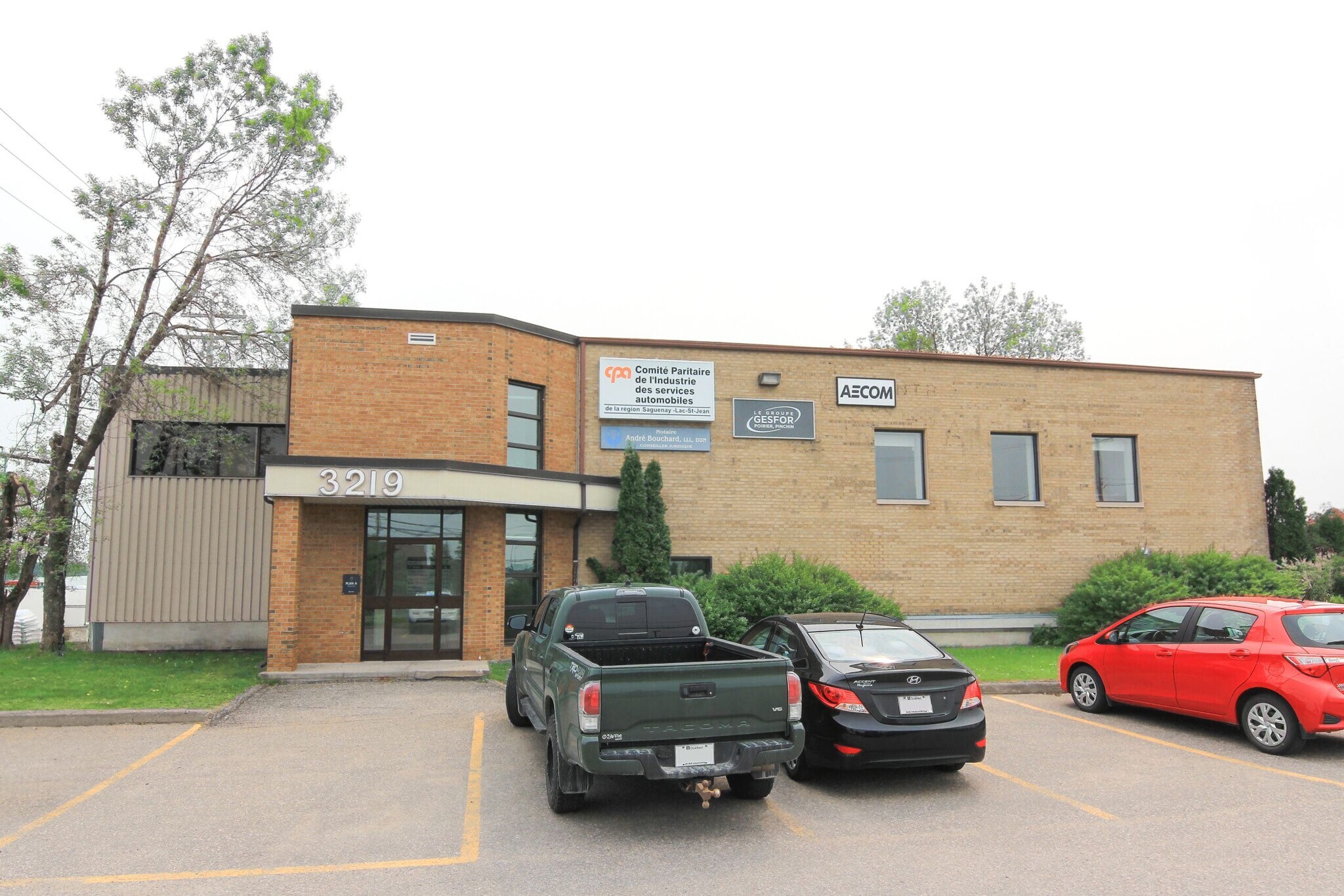 3219 Boul Saint-François, Saguenay, QC for lease Primary Photo- Image 1 of 11