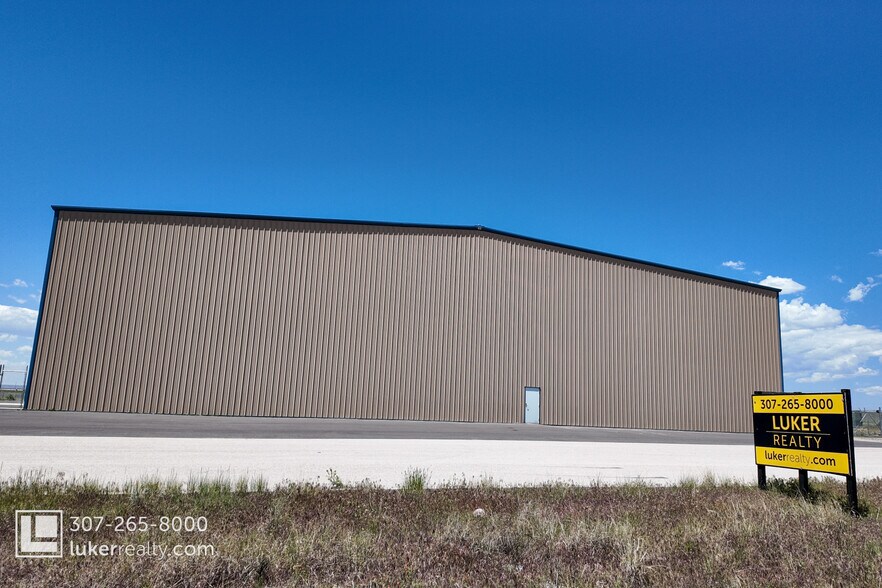 6214 Tonkawa Trl, Bar Nunn, WY à vendre - Photo du bâtiment - Image 2 de 16