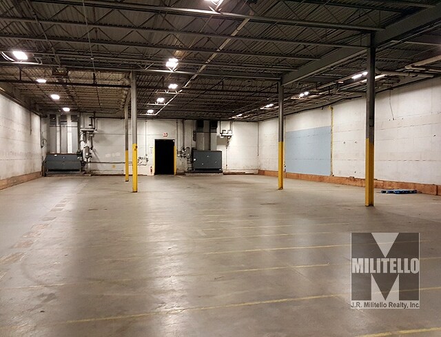 1 Scrivner Dr, Cheektowaga, NY à louer - Photo intérieure - Image 2 de 4