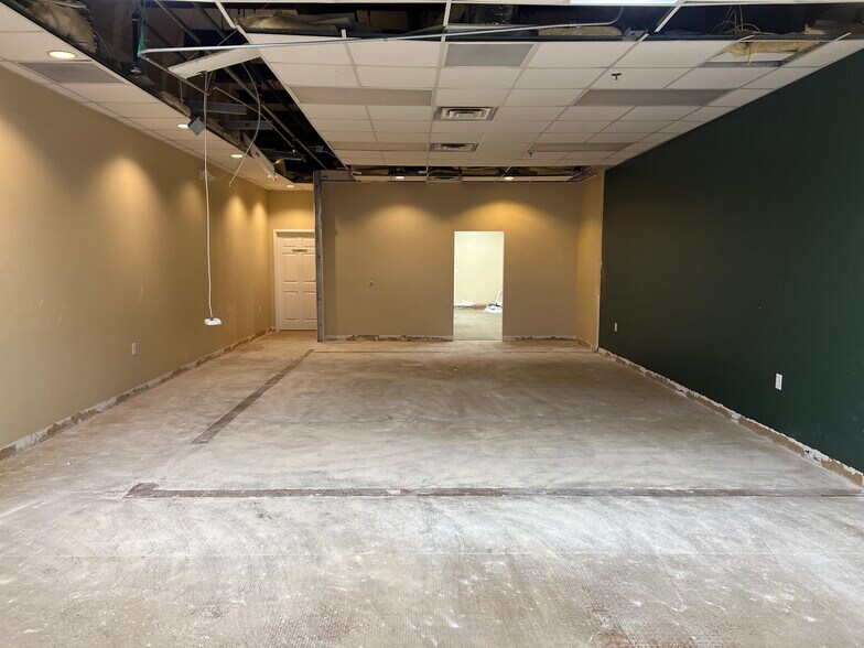 1533 W Battlefield St, Springfield, MO à louer - Photo du bâtiment - Image 2 de 9