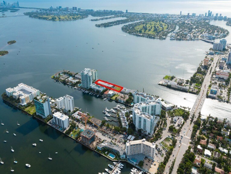 7923-7931 East Dr, North Bay Village, FL à vendre - Aérien - Image 1 de 6