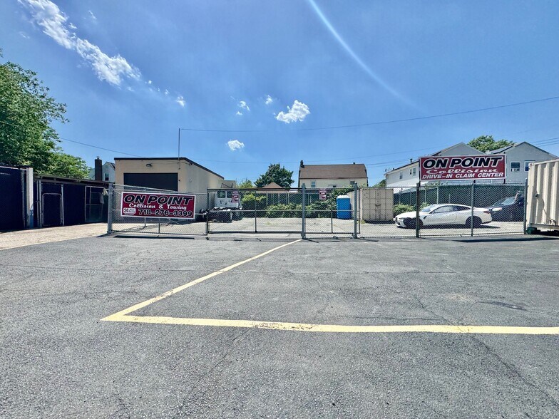 14610 Guy R Brewer Blvd, Jamaica, NY à vendre - Photo du bâtiment - Image 2 de 41