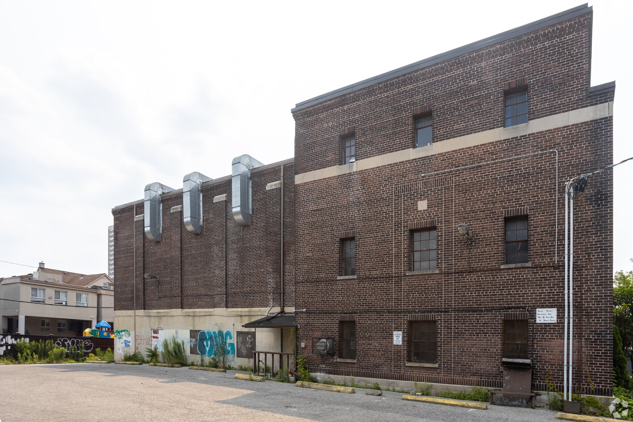 15 Chisholm Ave, Toronto, ON à vendre Photo principale- Image 1 de 1