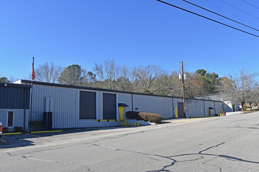 Underwood Industrial Warehouses portfolio of 2 properties for sale on LoopNet.ca - Primary Photo - Image 1 of 16