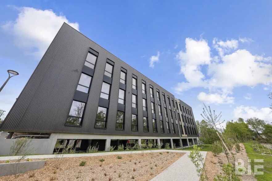 Office in Mérignac for lease - Building Photo - Image 2 of 14