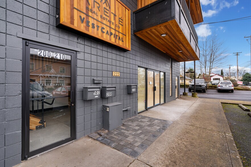 222 NE Everett St, Camas, WA à louer - Photo du bâtiment - Image 3 de 34