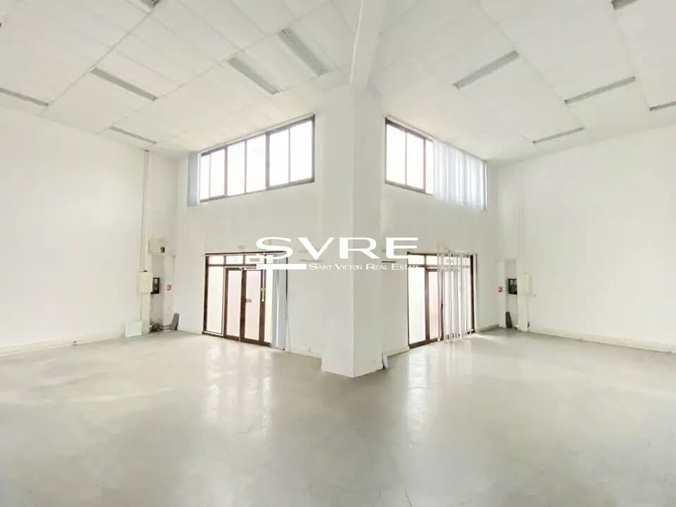 Flex in Gémenos for lease Interior Photo- Image 1 of 13