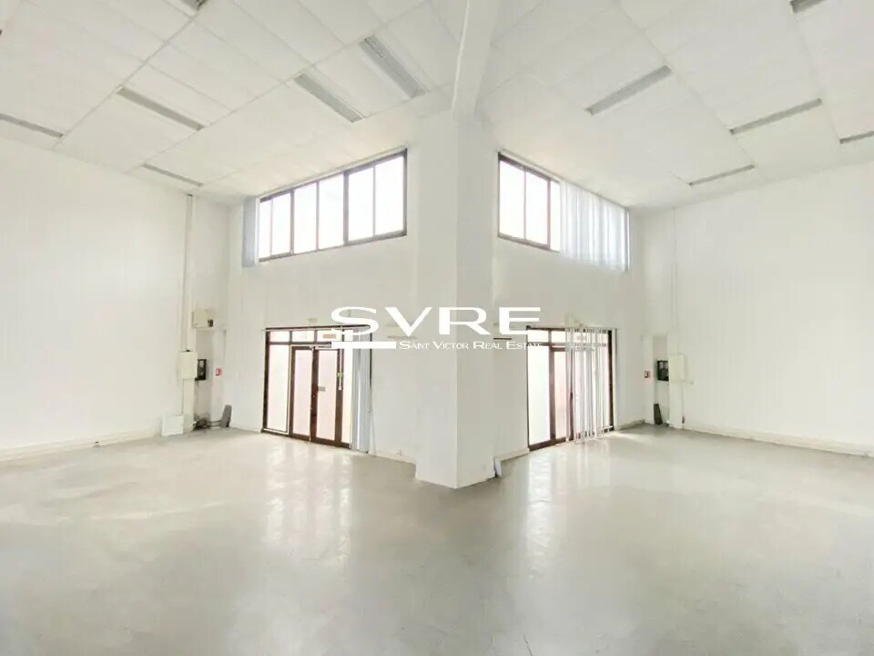Flex in Gémenos for lease Interior Photo- Image 1 of 13