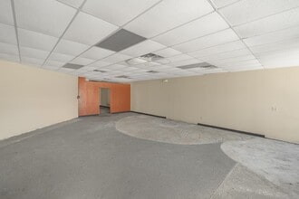 3400-3502 S Broadway, Tyler, TX for lease Interior Photo- Image 2 of 5