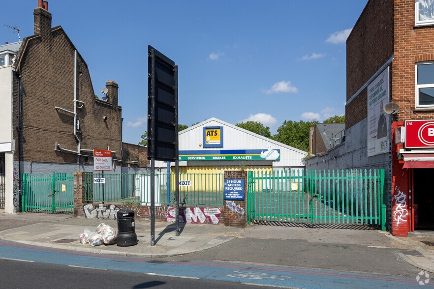 169-173 Bow Rd, Londres à vendre - Photo du bâtiment - Image 2 de 6