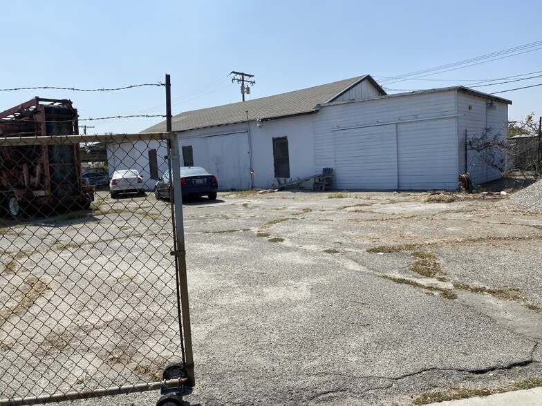 472 E E St, Colton, CA for lease - Building Photo - Image 2 of 10