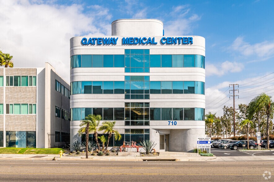 710 N Euclid St, Anaheim, CA à louer - Photo du bâtiment - Image 2 de 8