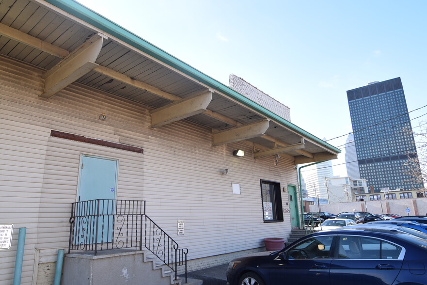 1554 Hamilton Ave, Cleveland, OH for lease - Building Photo - Image 1 of 3