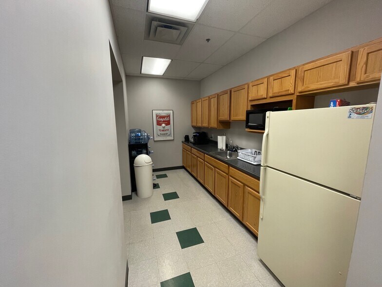 455 SW 5th St, Des Moines, IA à louer - Photo du bâtiment - Image 3 de 11