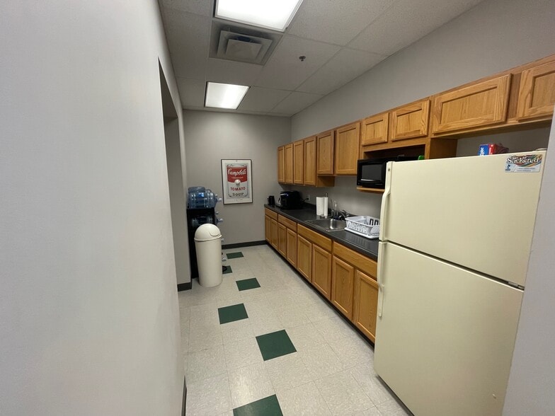 455 SW 5th St, Des Moines, IA à louer - Photo du bâtiment - Image 3 de 11