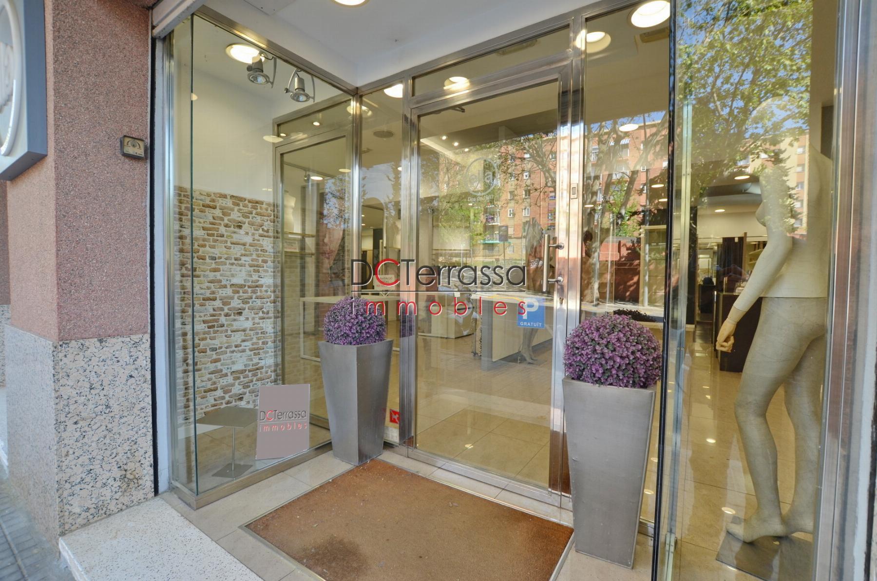 Commerce de détail dans Terrassa, Barcelona à louer Photo principale- Image 1 de 2