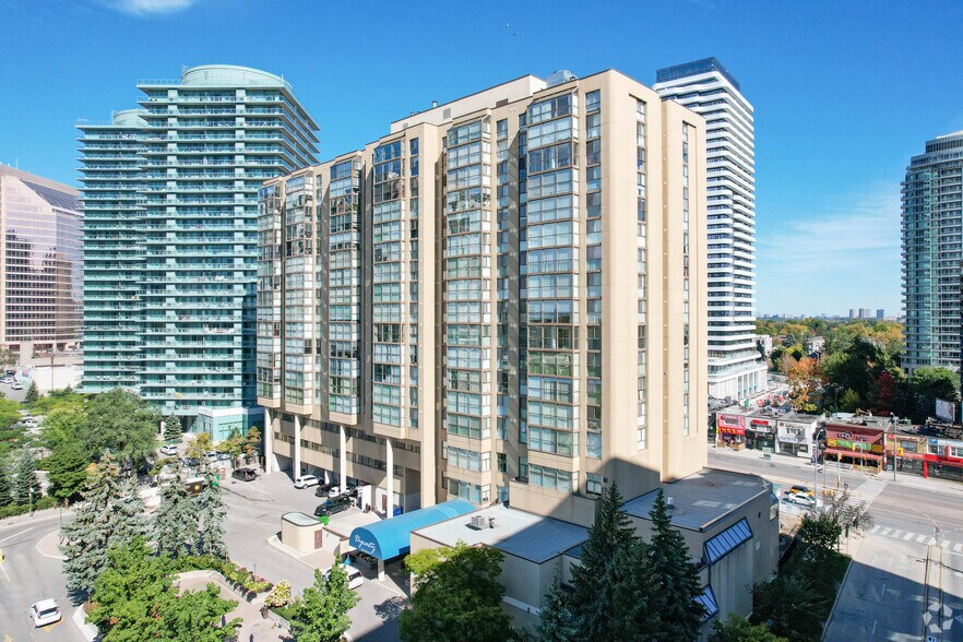5460 Yonge St, Toronto, ON à louer - Photo principale - Image 1 de 5