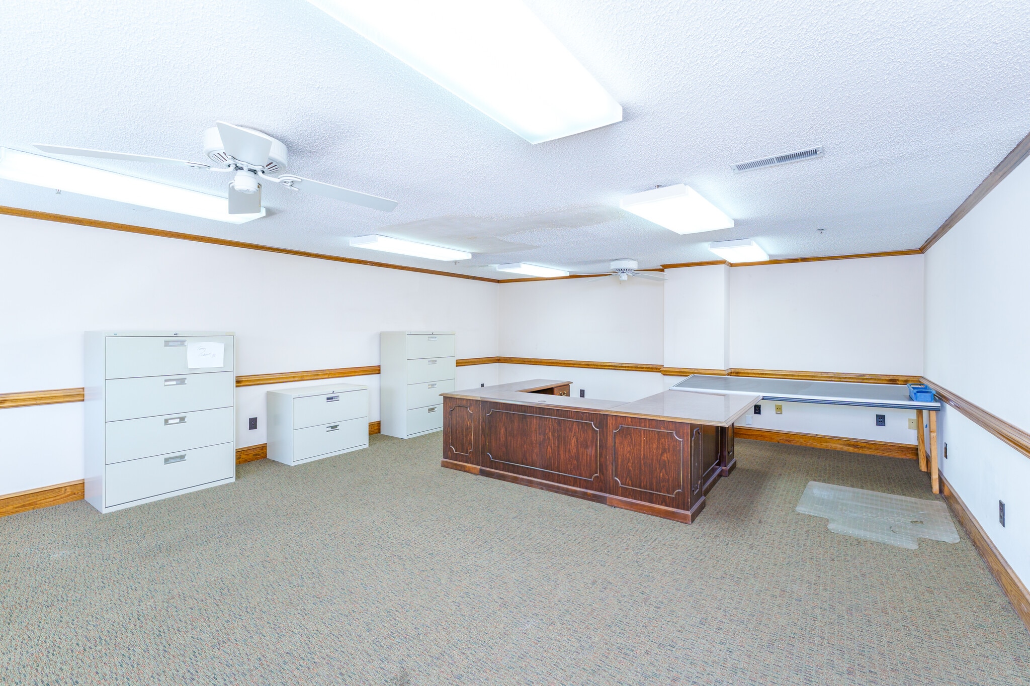 1734 University Commercial Pl, Charlotte, NC for lease Interior Photo- Image 1 of 36