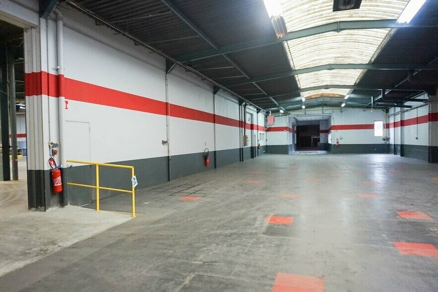 Flex in Lucé for sale - Interior Photo - Image 2 of 6