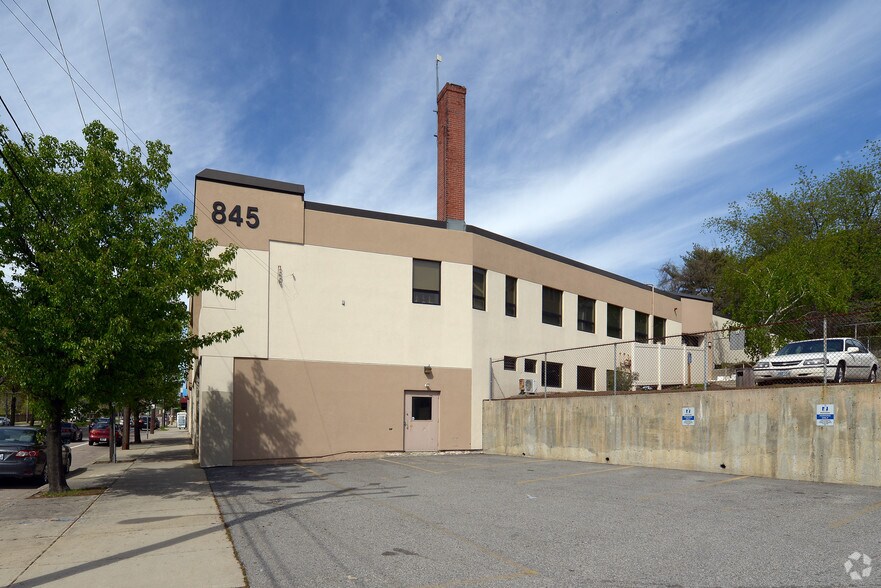 845 N Main St, Providence, RI à vendre - Photo du bâtiment - Image 3 de 12