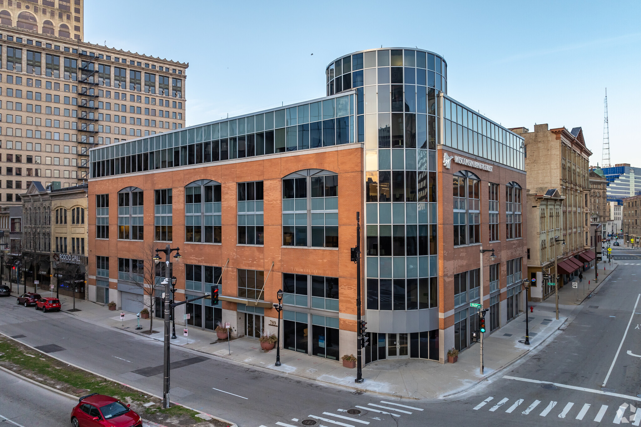 789 N Water St, Milwaukee, WI for lease Primary Photo- Image 1 of 16