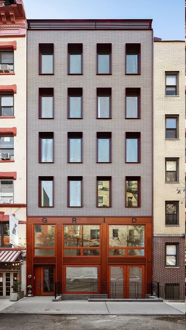246 W 16th St, New York, NY à louer Photo du bâtiment- Image 1 de 12