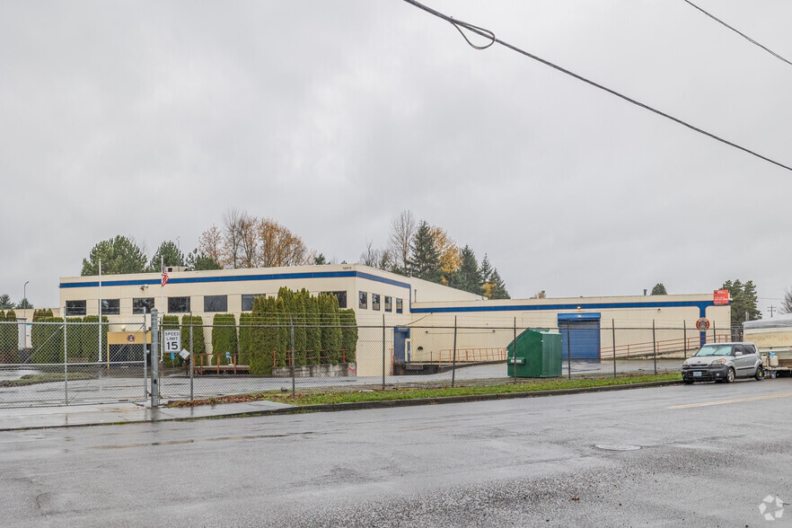 12812 NE Whitaker Way, Portland, OR for sale - Primary Photo - Image 1 of 16