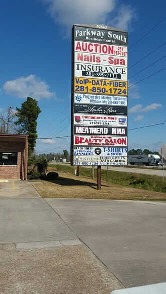 20842 Us-59 Hwy, New Caney, TX à louer - Photo du bâtiment - Image 3 de 10