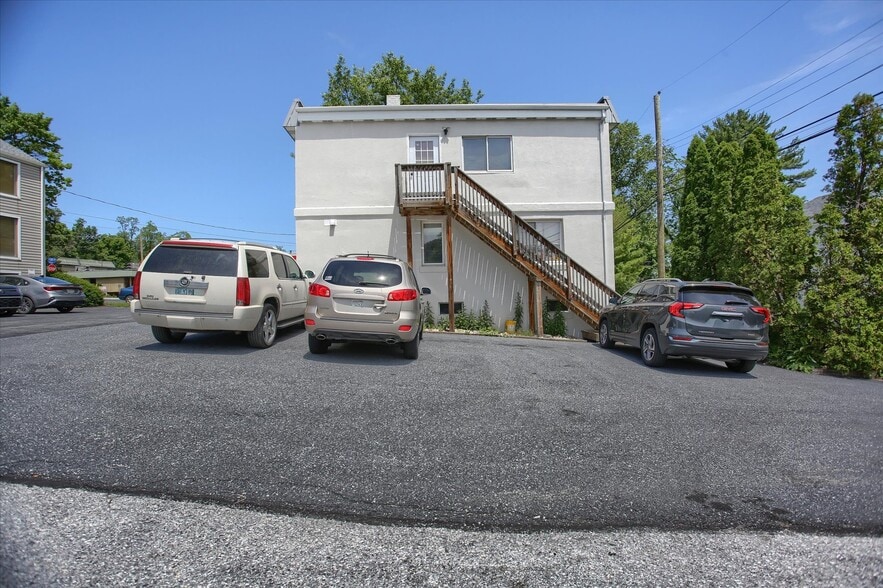 6 S 15th St, Camp Hill, PA for sale - Building Photo - Image 3 of 29