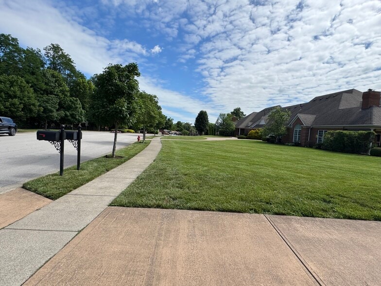 Sugartree Ln, Versailles, KY for sale - Building Photo - Image 3 of 35