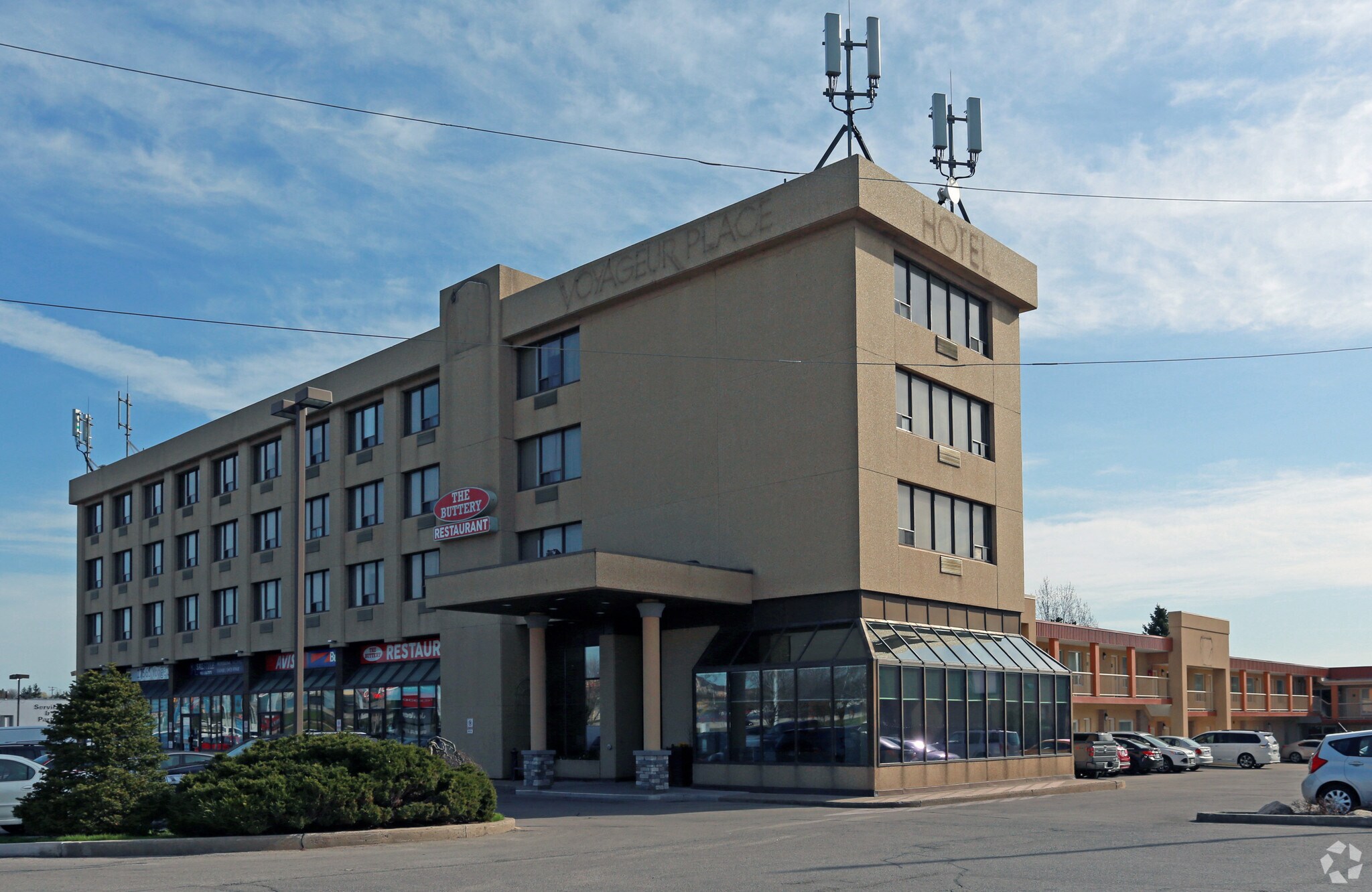 17565 Yonge St, Newmarket, ON à vendre Photo principale- Image 1 de 1