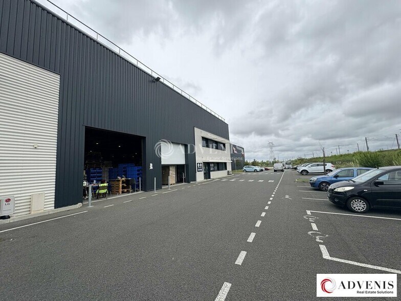 15 Rue De Canterane, Ambarès-et-Lagrave for lease - Building Photo - Image 2 of 8