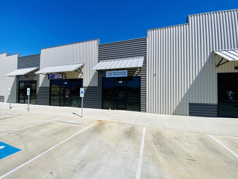 741 Generations Dr, New Braunfels, TX for lease - Primary Photo - Image 1 of 3
