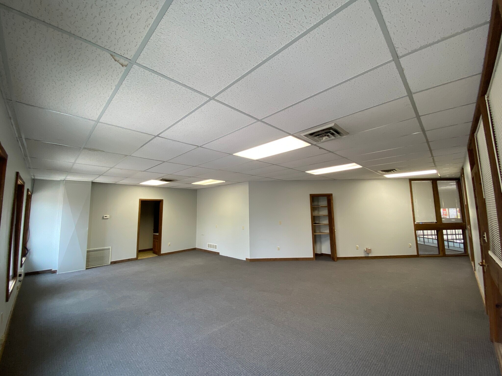 1100 N Lincoln Ave, York, NE for lease Interior Photo- Image 1 of 4