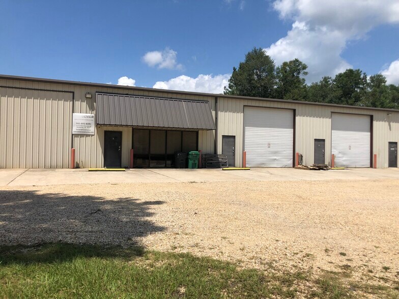 22164 Marshall Rd, Mandeville, LA à louer - Photo du bâtiment - Image 2 de 5