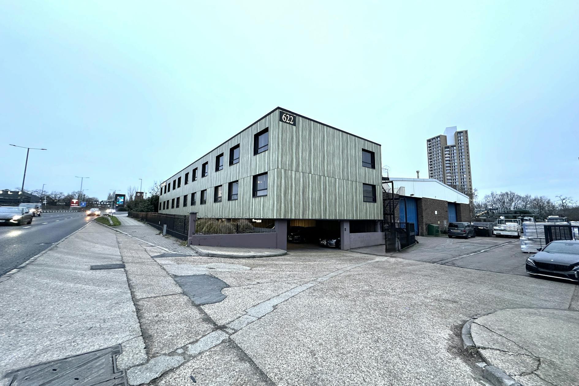 622 Western Ave, Londres à louer Photo principale- Image 1 de 9