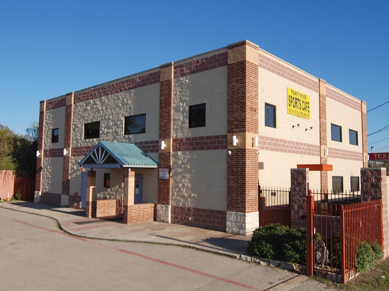 5214 Botham Jean Blvd, Dallas, TX for sale - Primary Photo - Image 1 of 34