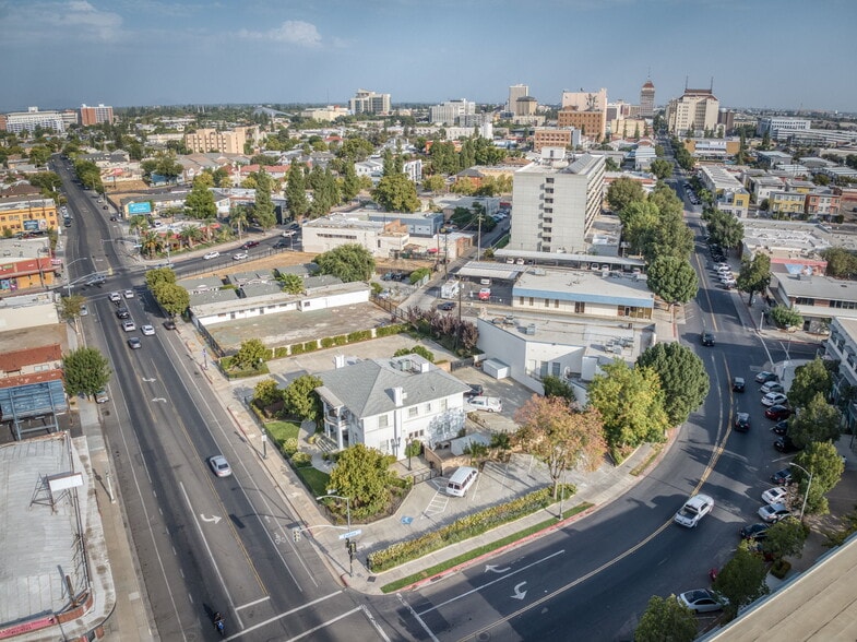 Wildrose Historic Landmark + Parking Lot portfolio of 2 properties for sale on LoopNet.ca - Building Photo - Image 3 of 18