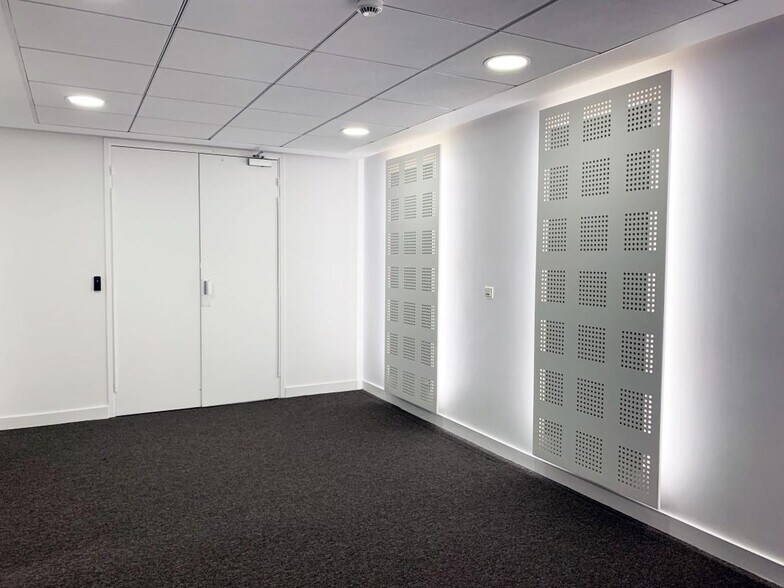 65 Rue Des Trois Fontanot, Nanterre à louer - Photo intérieure - Image 3 de 5