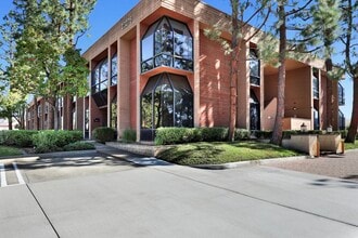 23276 S Pointe Dr, Laguna Hills, CA à louer Photo intérieure- Image 1 de 9