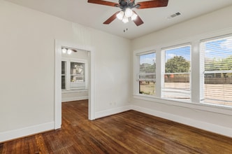 1322 Yale St, Houston, TX for lease Interior Photo- Image 2 of 12