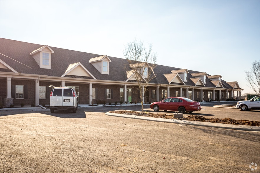 1528 Hunt Club Blvd, Gallatin, TN for lease - Building Photo - Image 2 of 8