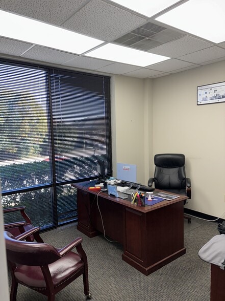 330 Pelham Rd, Greenville, SC for lease - Interior Photo - Image 3 of 4