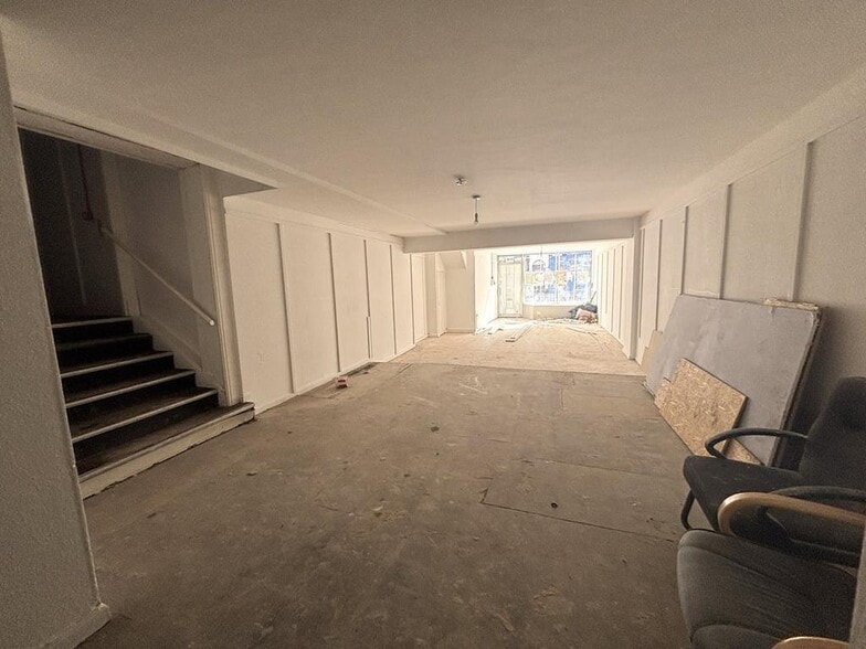 38 Piccadilly, Stoke On Trent for lease - Building Photo - Image 3 of 13