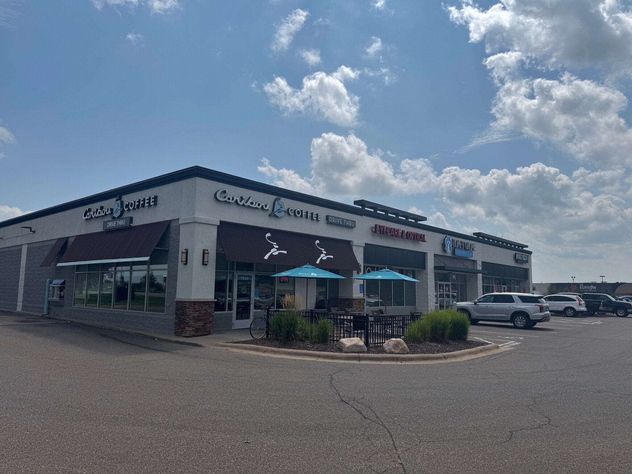 7009-7191 N 10th St, Oakdale, MN à louer Photo principale- Image 1 de 11