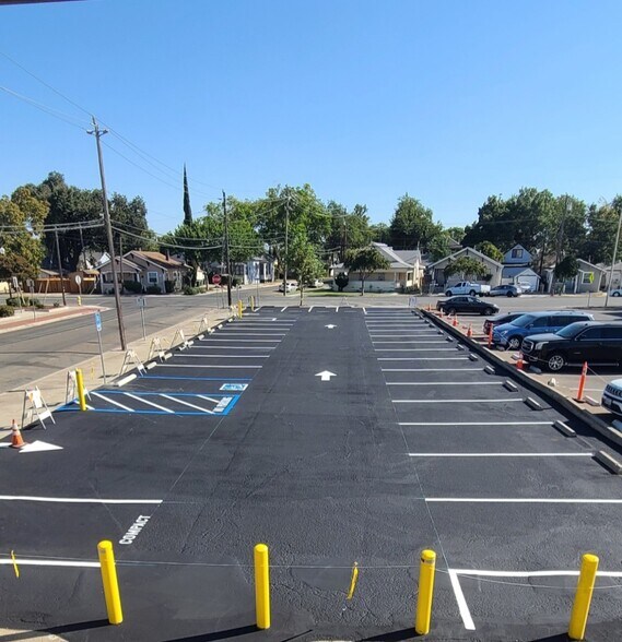 104 W 10th St, Tracy, CA à louer - Photo du bâtiment - Image 3 de 12